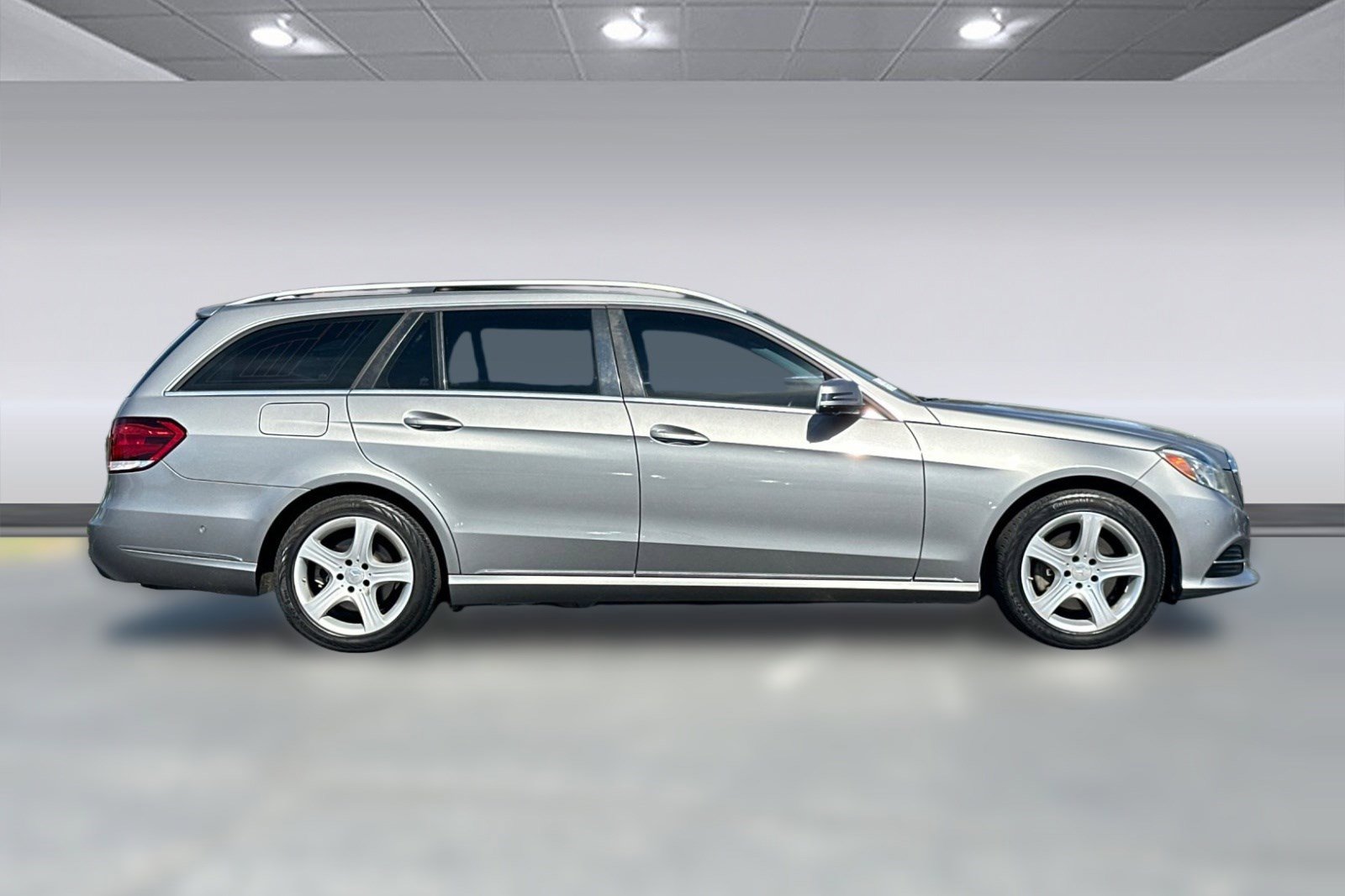 Used 2014 Mercedes-Benz E 350 4MATIC Wagon image 7