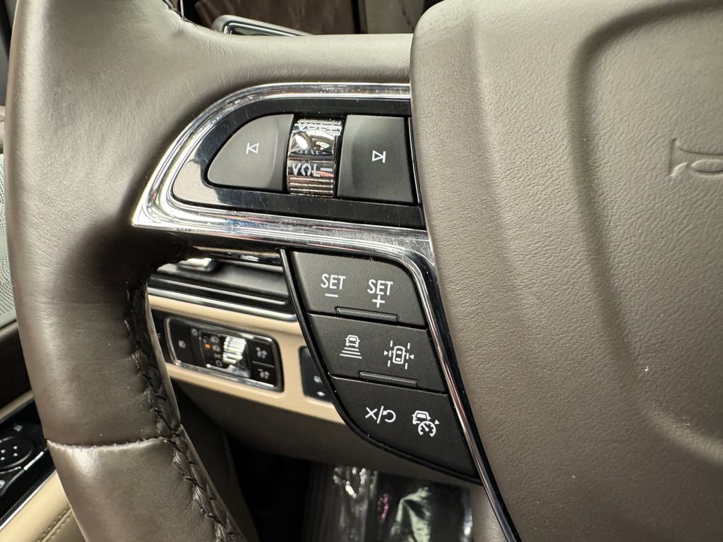 Used 2024 Lincoln Navigator L Reserve AWD/4WD image 16