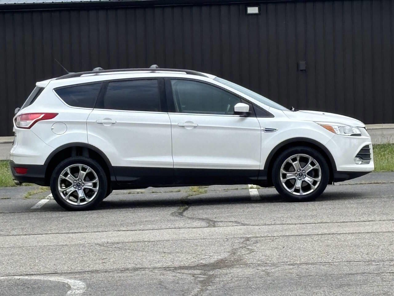 Used 2015 Ford Escape SE w/ Equipment Group 201A image 3