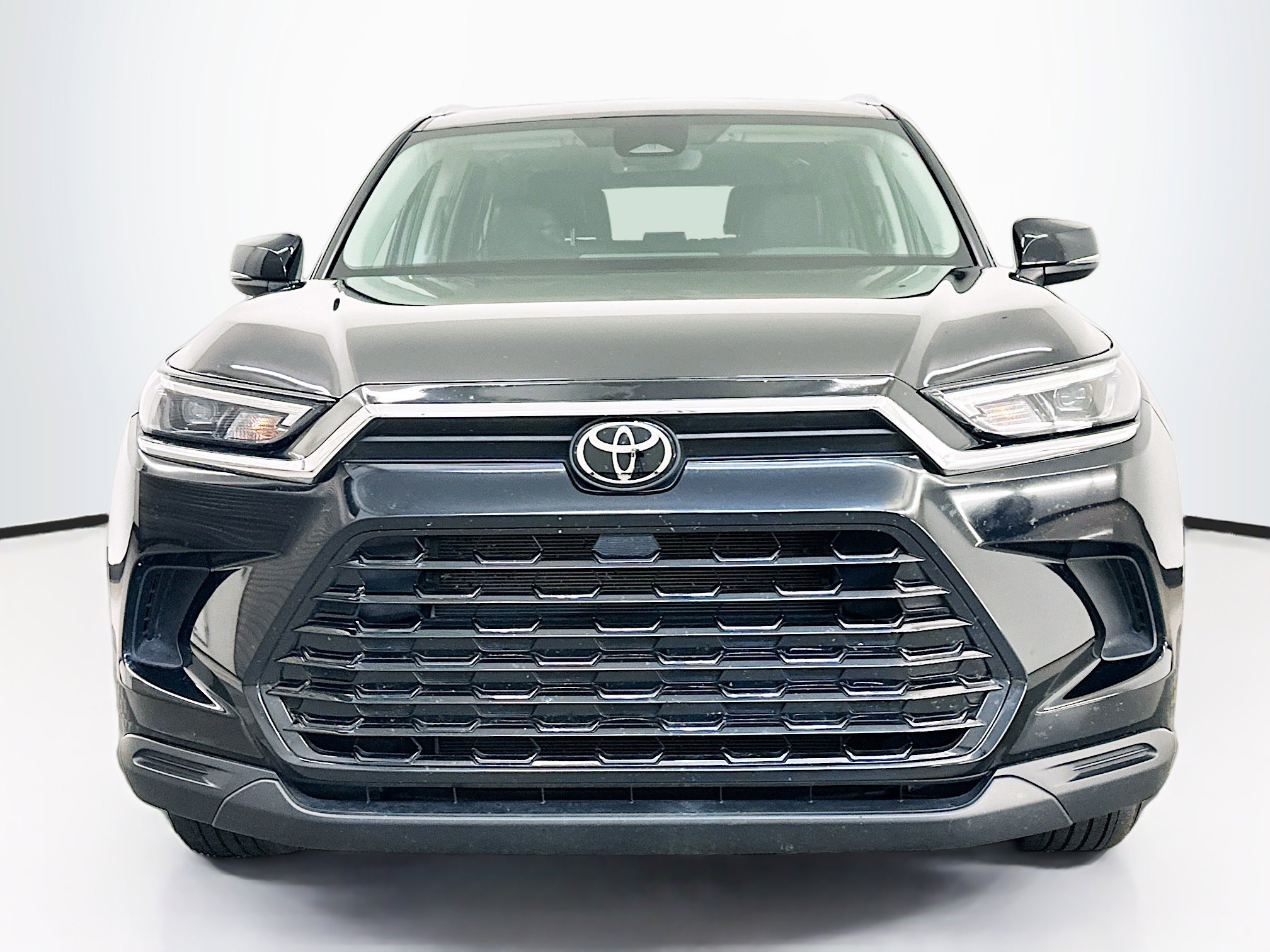 Used 2025 Toyota Grand Highlander AWD image 2
