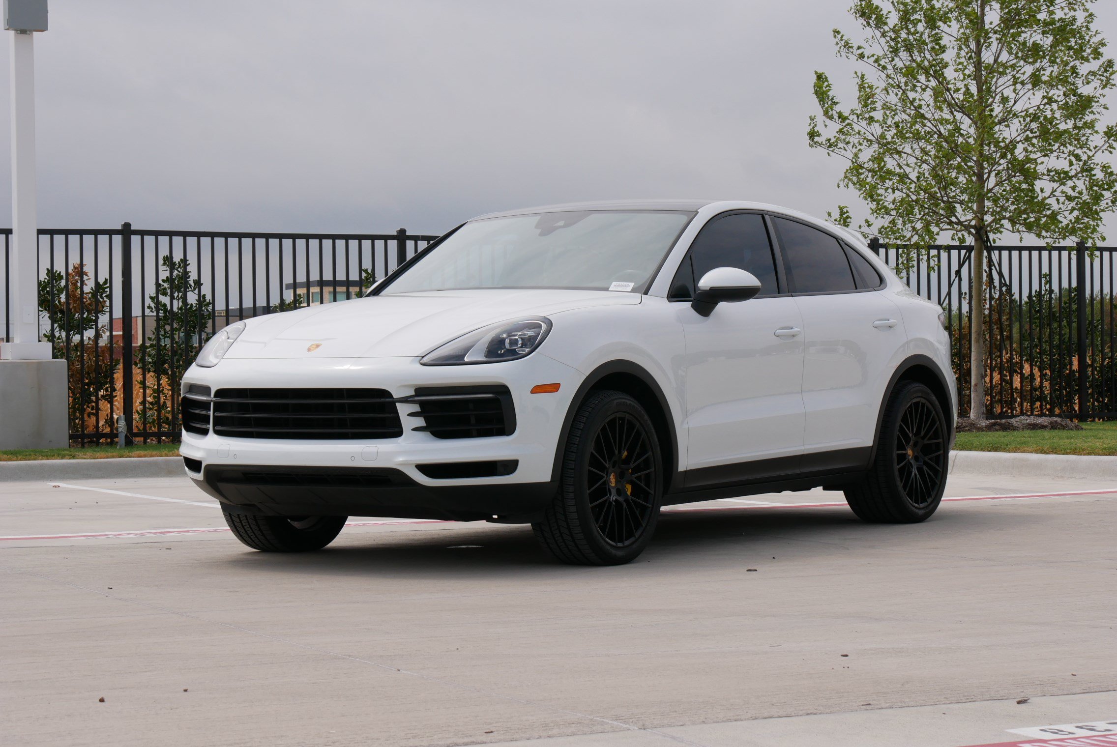 Used 2021 Porsche Cayenne Coupe AWD/4WD image 5