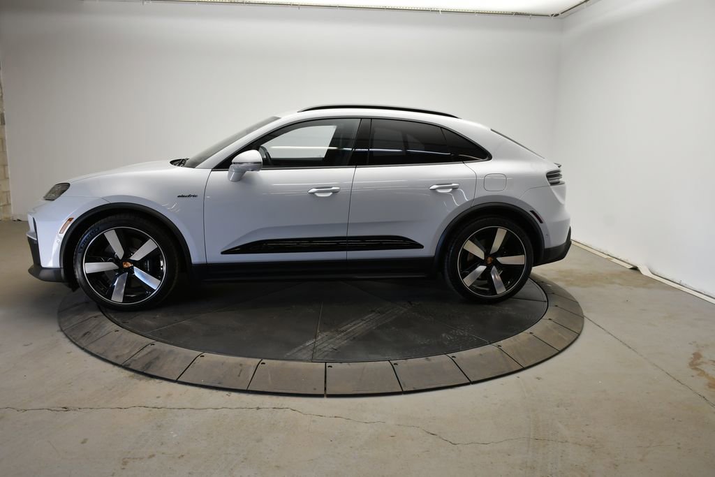 New 2026 Porsche Macan GTS Electric AWD/4WD image 3