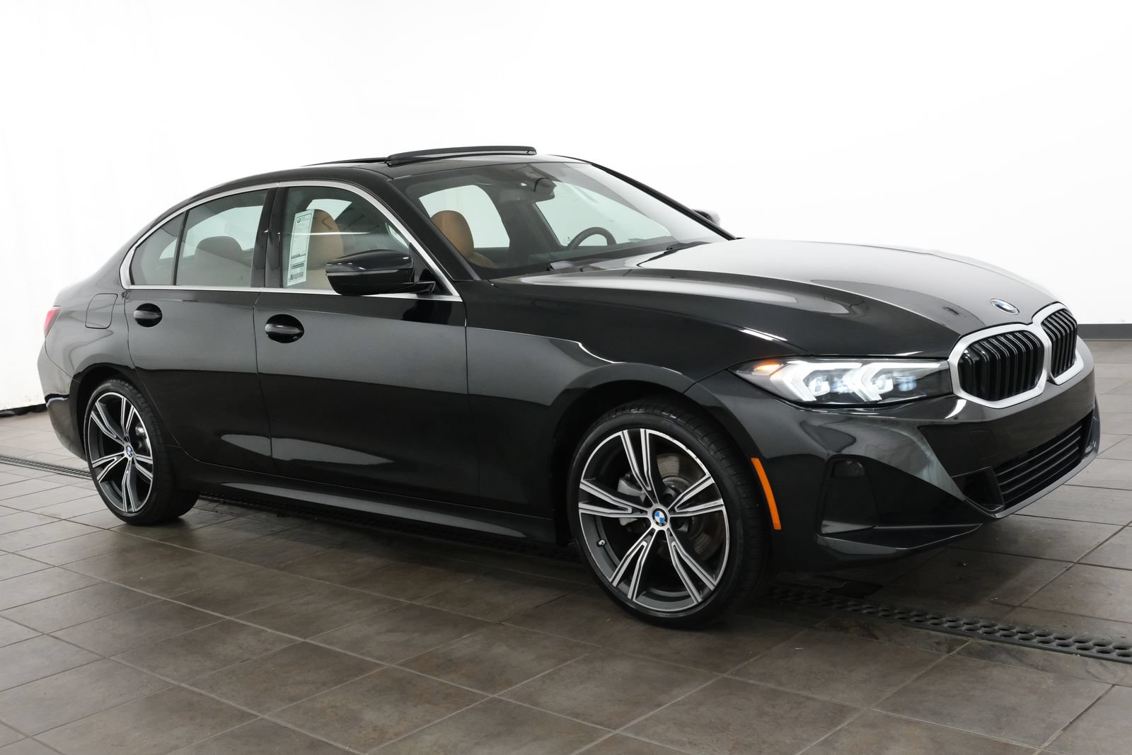 Used 2024 BMW 330i xDrive Sedan w/ Convenience Package AWD/4WD image 7