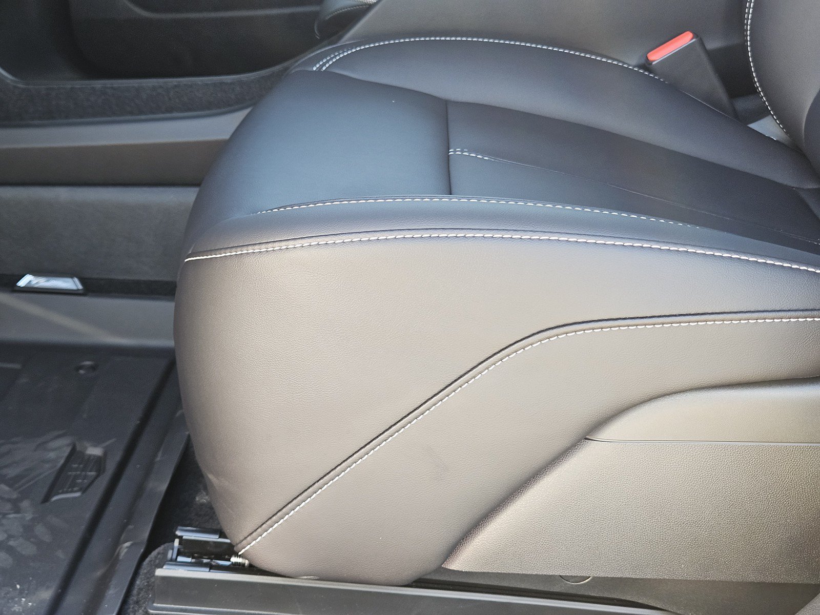 New 2026 Cadillac Optiq Sport 1 w/ LPO, Floor Liner Package RWD image 17