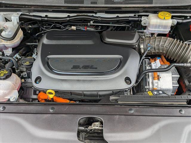 Used 2024 Chrysler Pacifica Select image 28