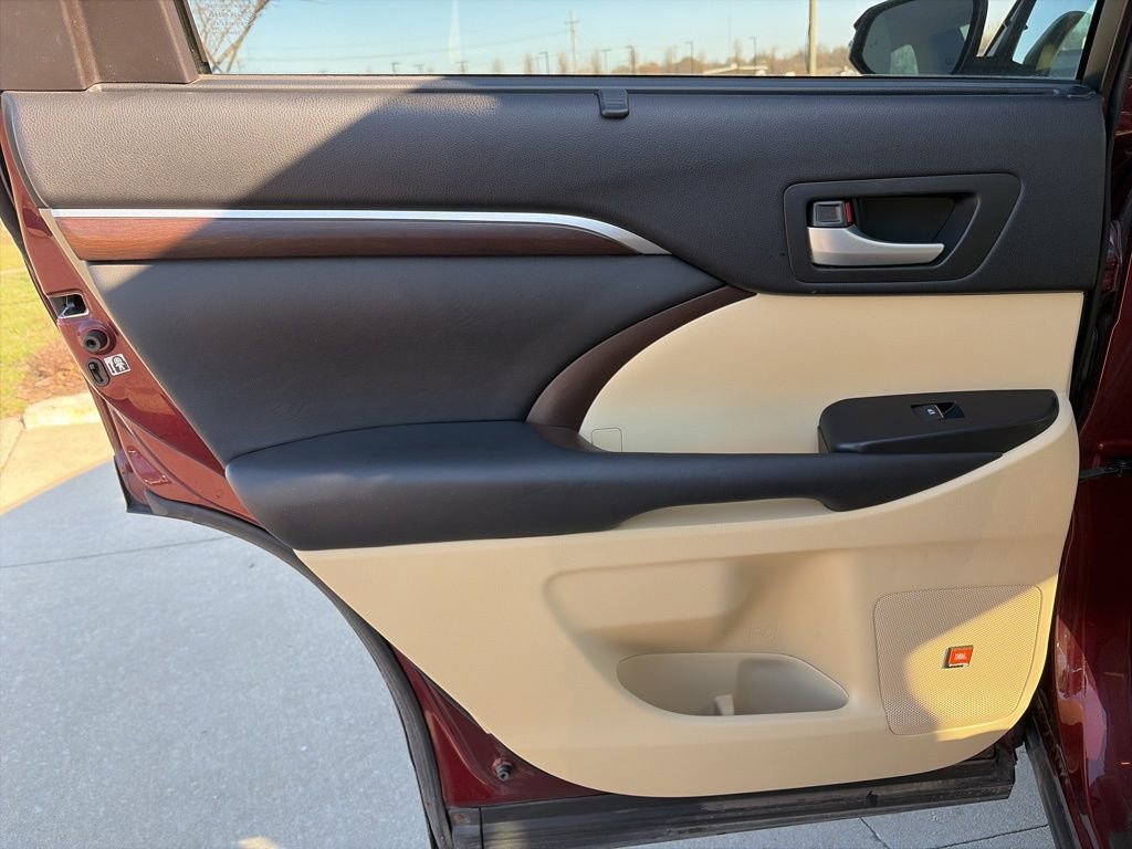 Used 2015 Toyota Highlander Limited image 47