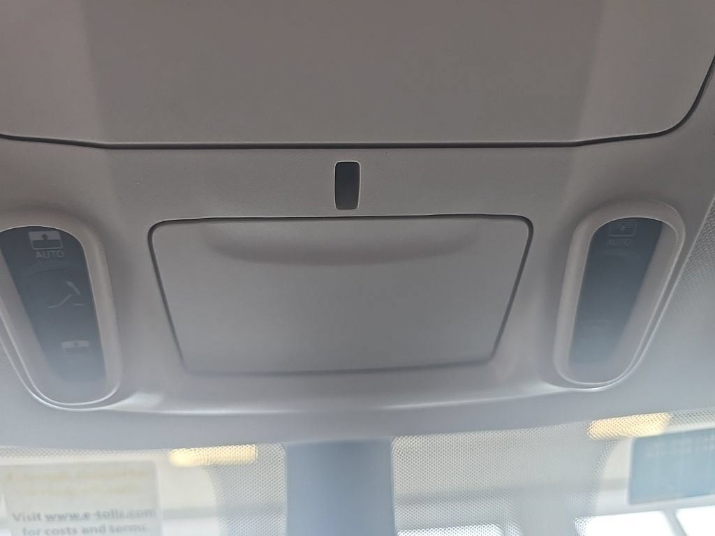 Used 2024 Chrysler Pacifica Limited FWD image 28