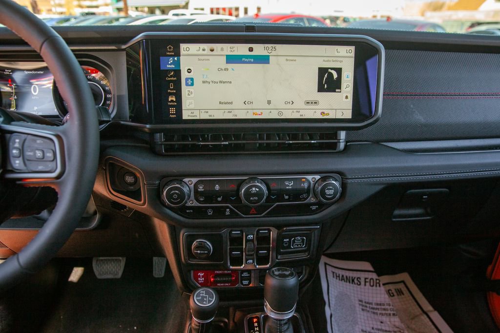 Used 2025 Jeep Wrangler Rubicon w/ Convenience Group image 15