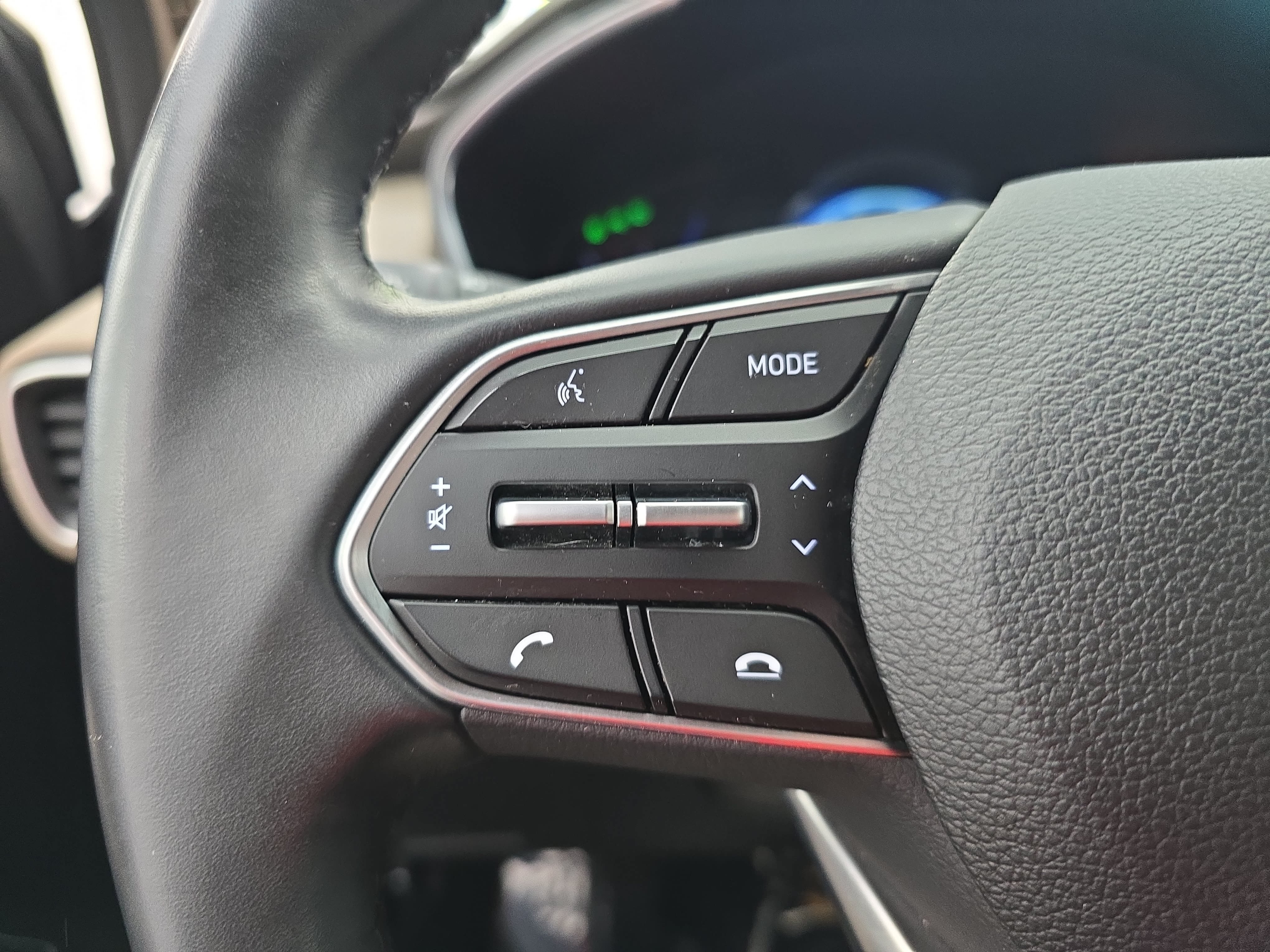 Used 2019 Hyundai Santa Fe Limited FWD image 17