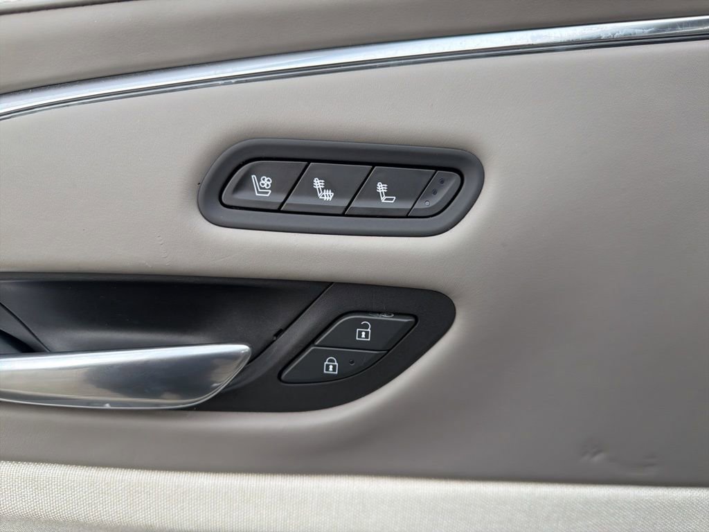 Used 2022 Cadillac Escalade Premium Luxury Platinum w/ Heavy-Duty Trailer Package image 32