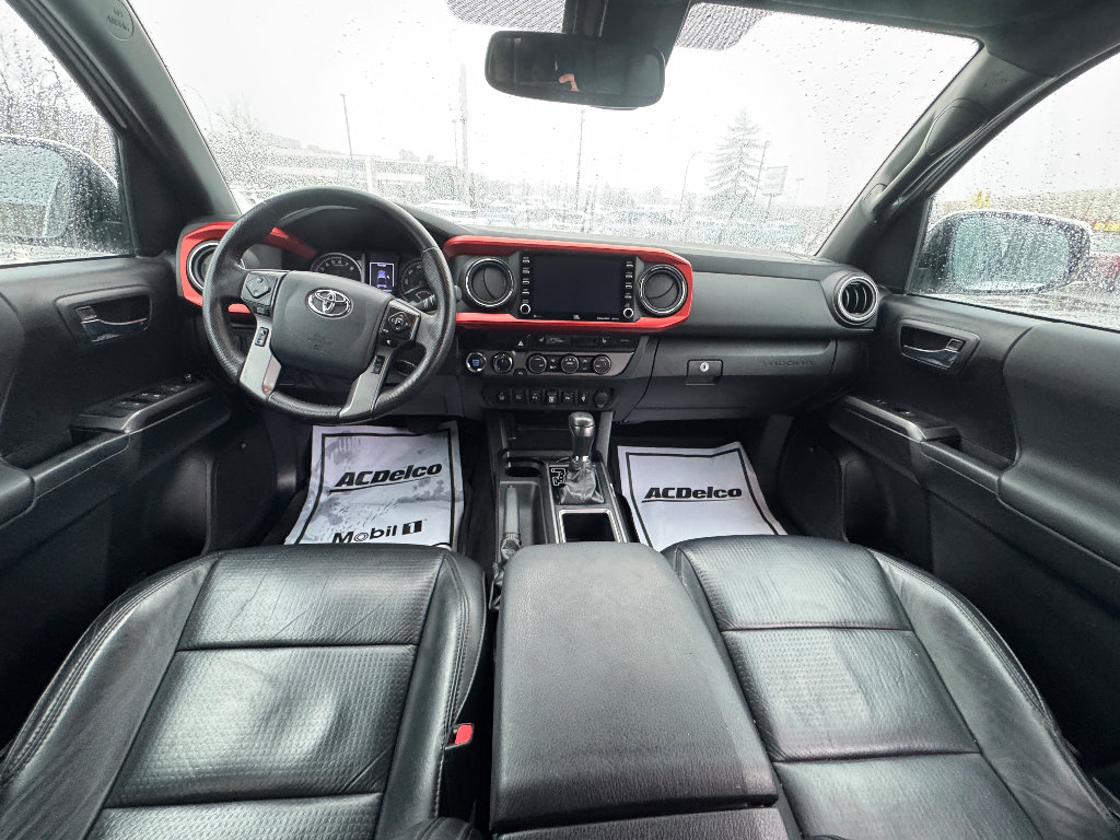 Used 2020 Toyota Tacoma TRD Off-Road image 2