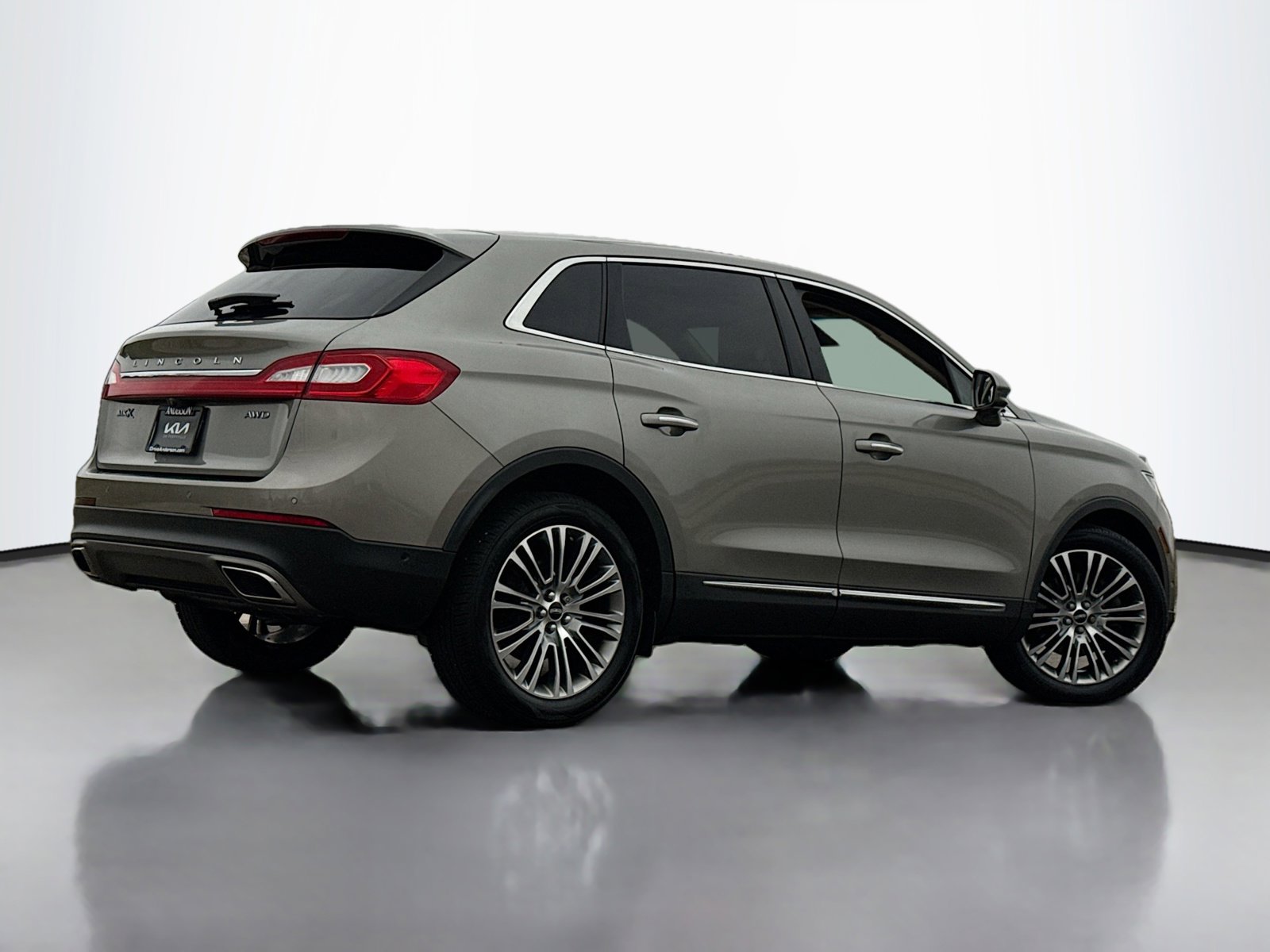 Used 2016 Lincoln MKX Reserve w/ Technology Package image 2