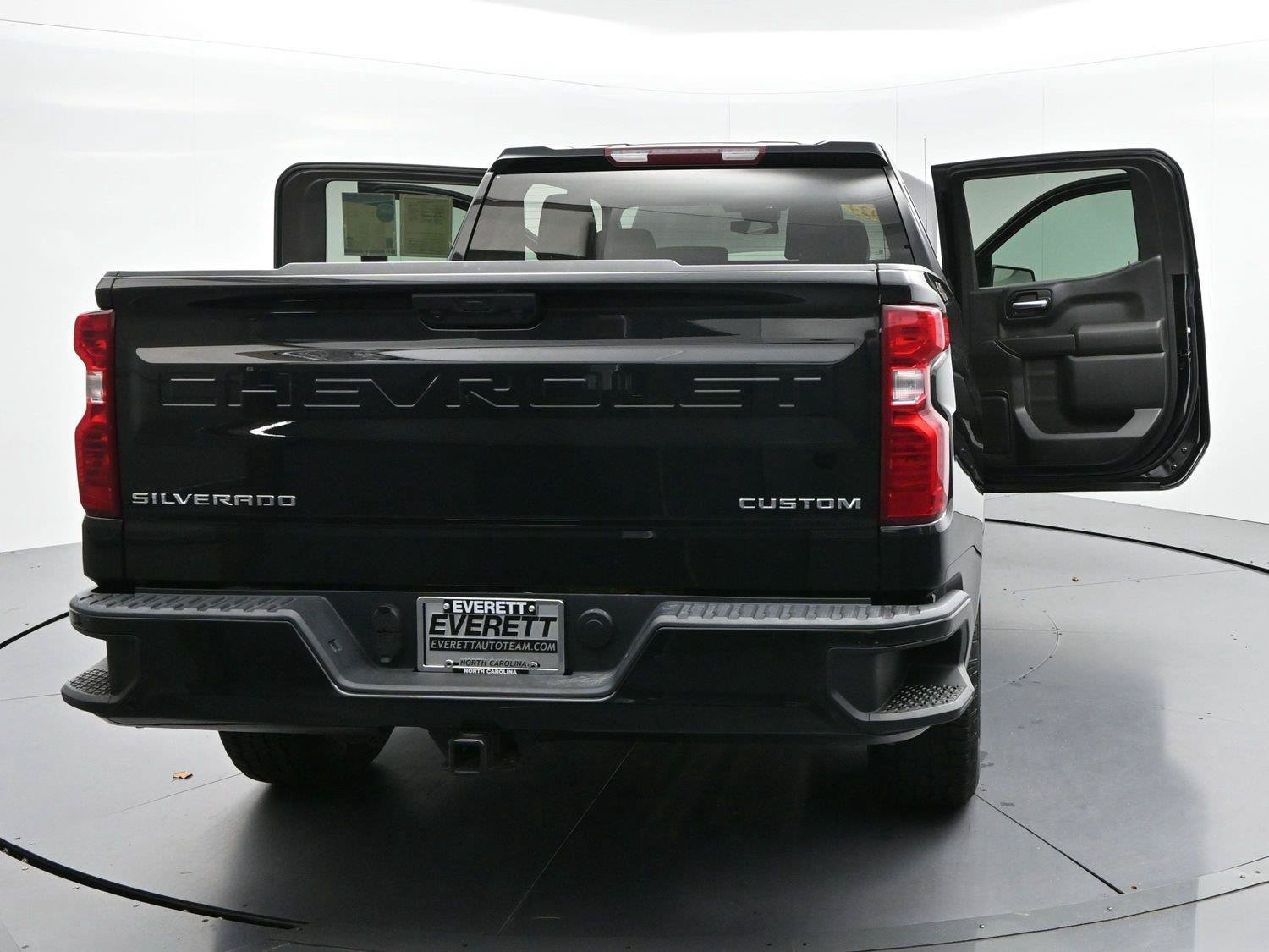 Used 2024 Chevrolet Silverado 1500 Custom AWD/4WD image 39