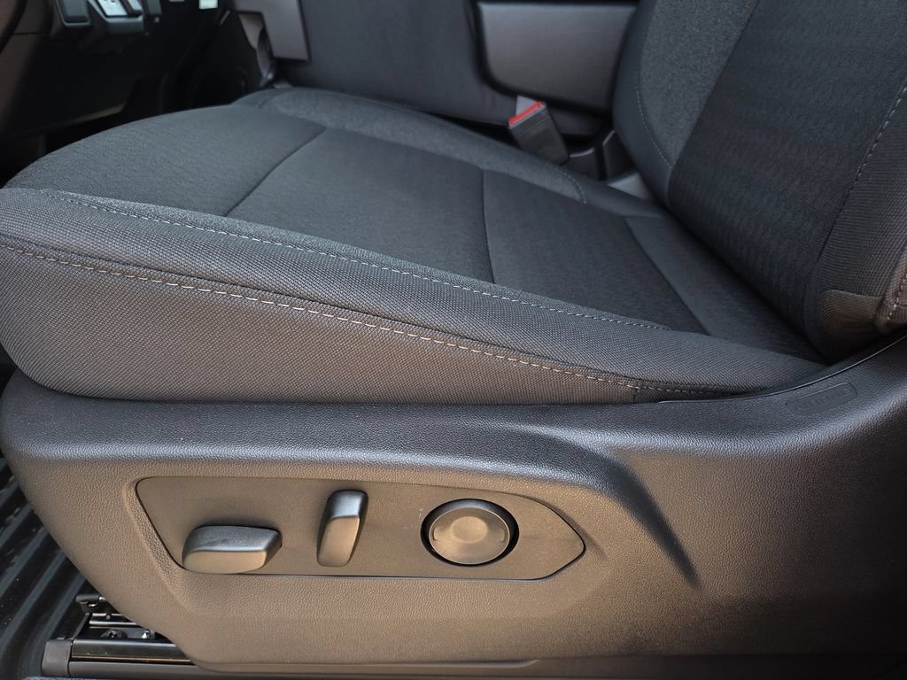 New 2026 Chevrolet Silverado 1500 Custom AWD/4WD image 16