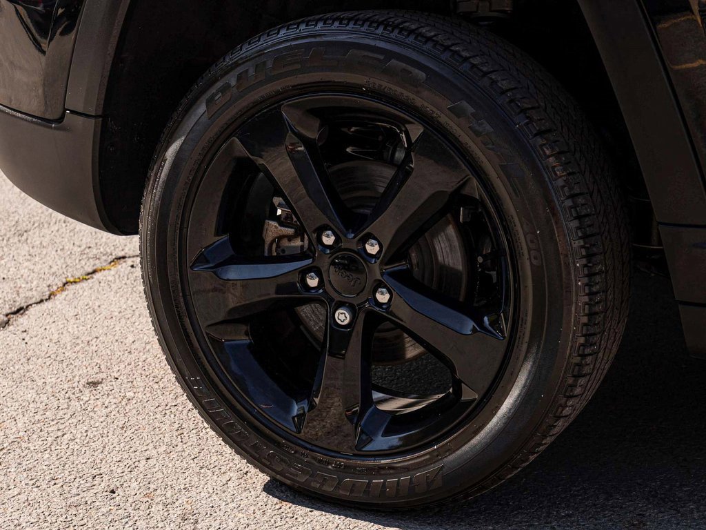 Used 2023 Jeep Grand Cherokee Altitude image 10