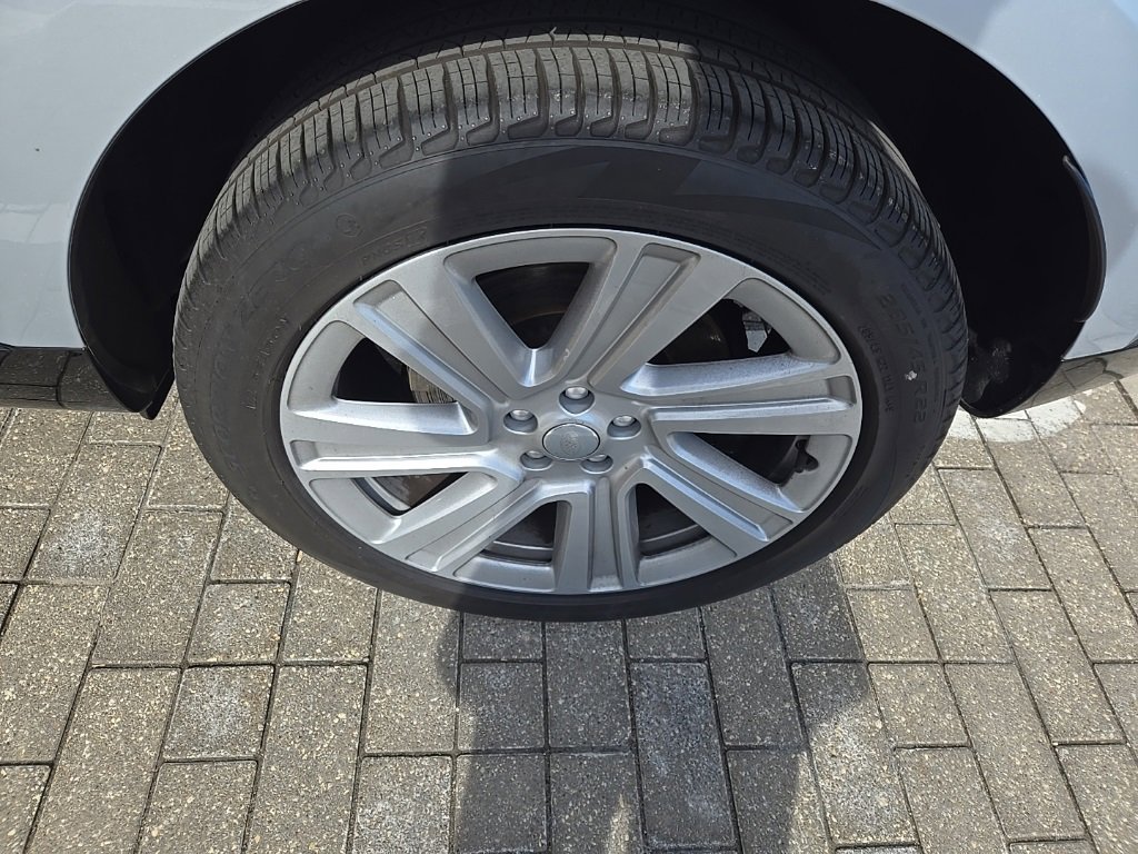 Used 2023 Land Rover Range Rover SE image 9