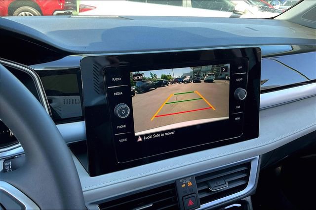 New 2025 Volkswagen Taos SE image 21