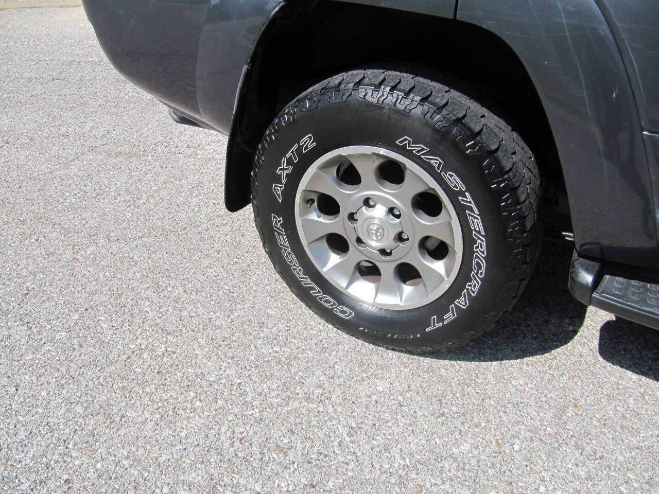 Used 2005 Toyota 4Runner Limited AWD/4WD image 10