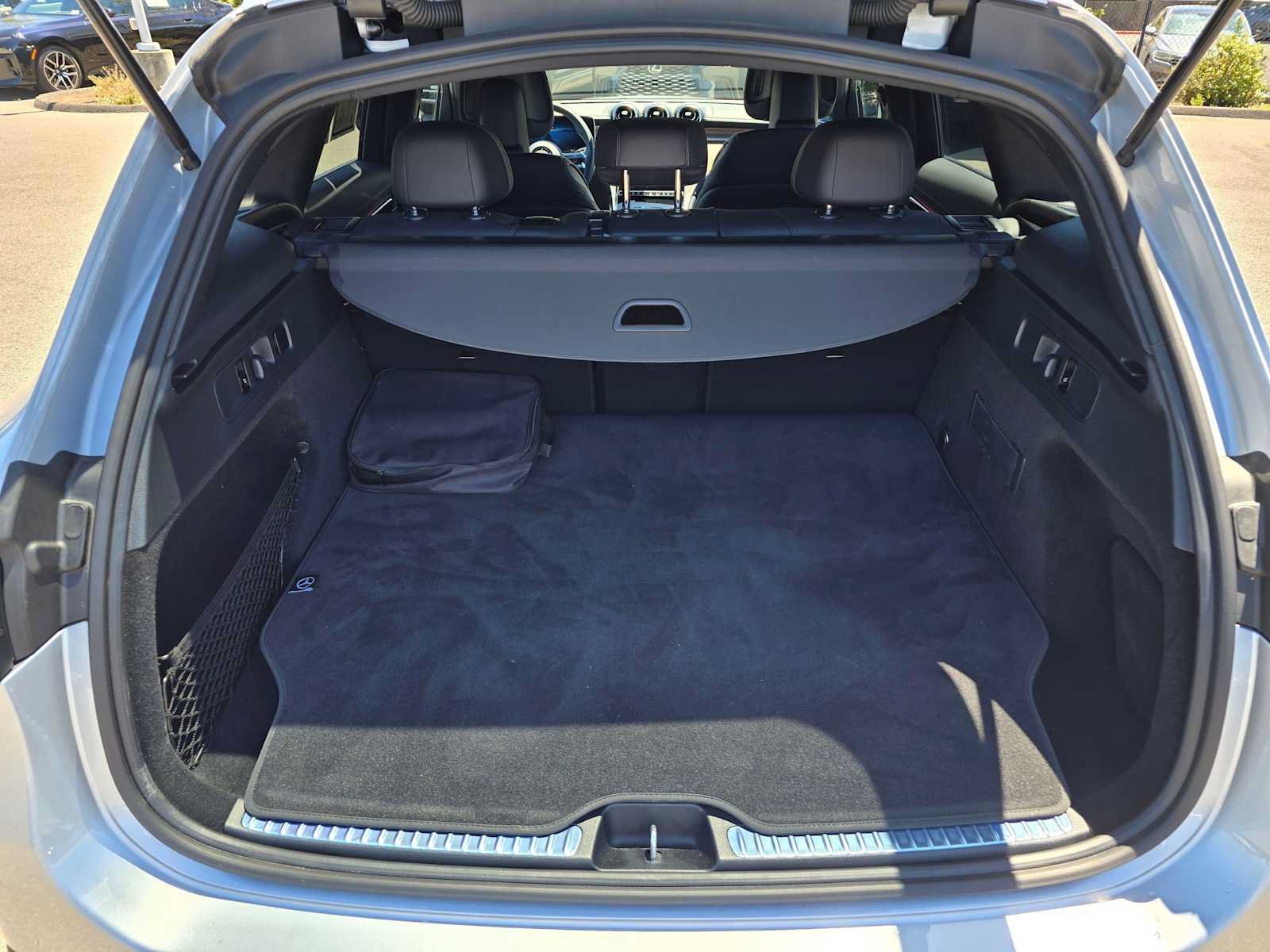 Used 2025 Mercedes-Benz GLC 350e 4MATIC image 14