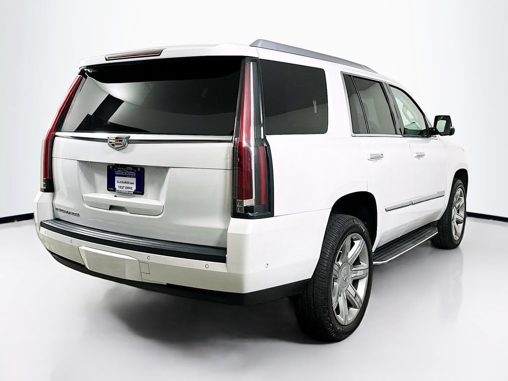 Used 2018 Cadillac Escalade Luxury AWD/4WD image 7