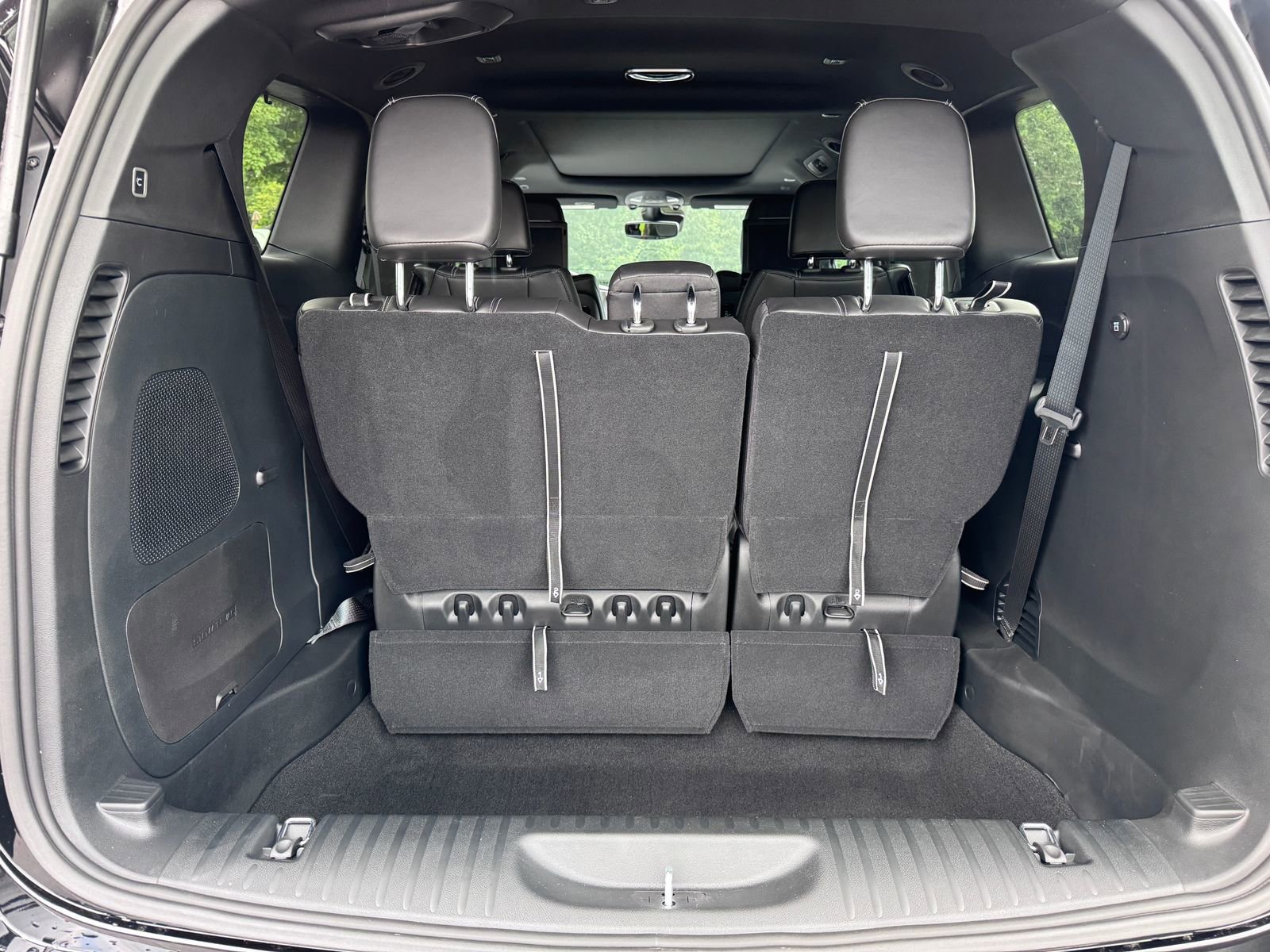 New 2025 Chrysler Pacifica Select w/ Uconnect Theater Family Group image 8