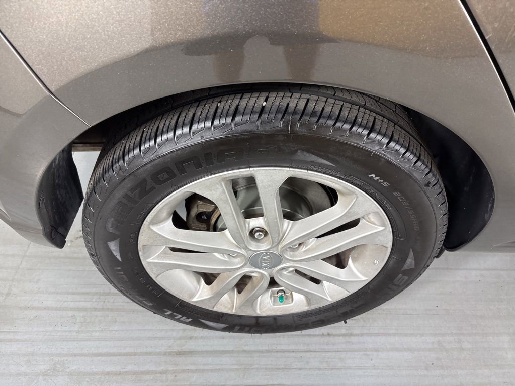 Used 2012 Kia Forte EX image 10