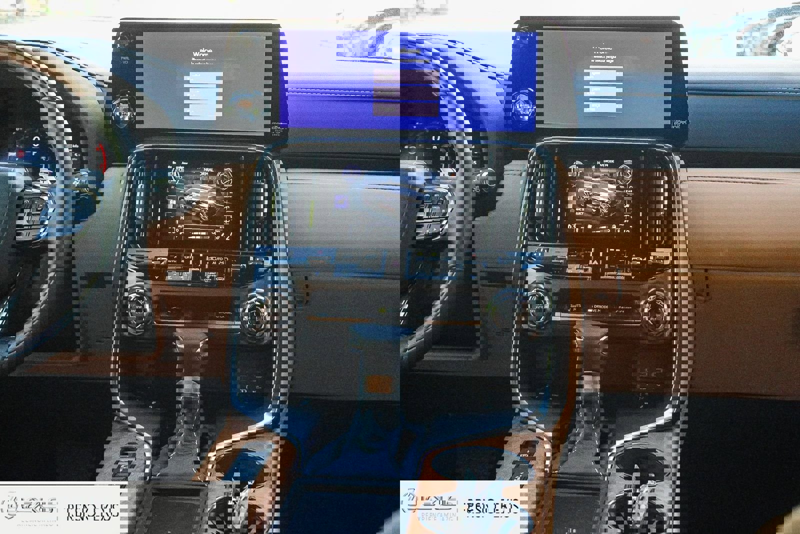 New 2026 Lexus LX 600 4WD w/ Luxury Package image 16