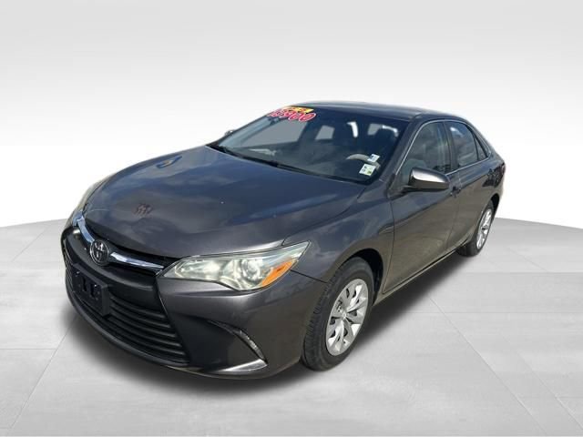 Used 2016 Toyota Camry LE image 4