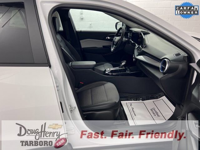 Used 2025 Chevrolet Trax LT w/ LT Convenience Package image 39