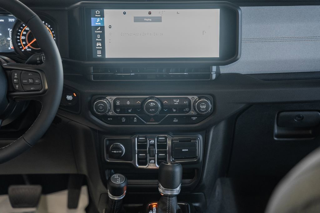 New 2025 Jeep Gladiator Sport image 19