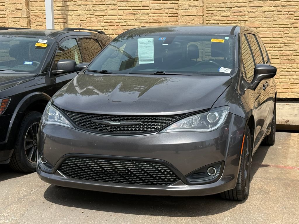 Used 2018 Chrysler Pacifica Touring Plus w/ S Appearance Package image 1