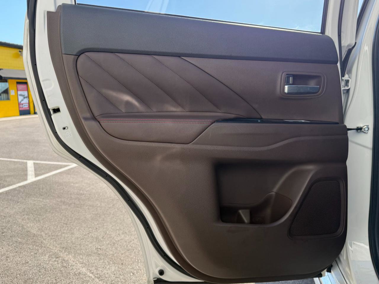 Used 2018 Mitsubishi Outlander SEL image 19