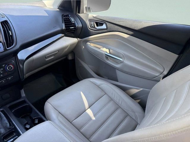 Used 2017 Ford Escape Titanium image 18