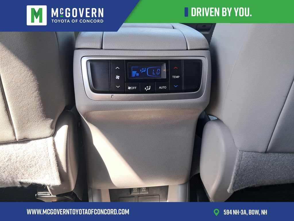Used 2019 Toyota Highlander Plus AWD/4WD image 18
