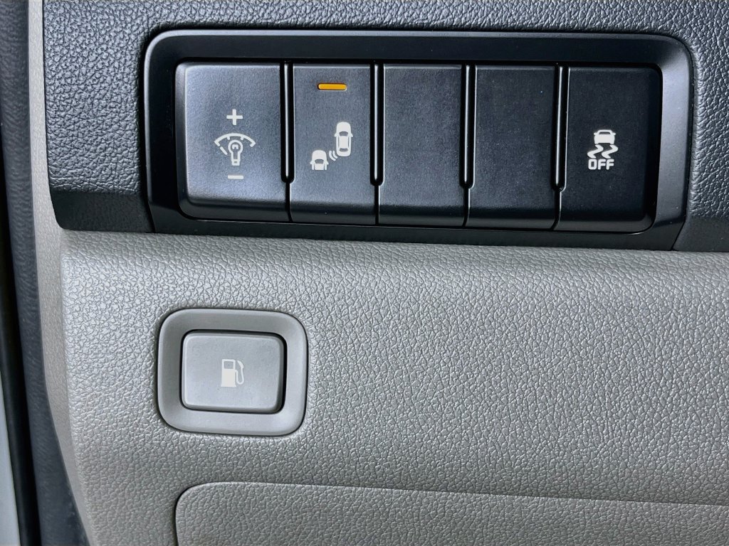 Used 2021 Kia Sedona EX FWD image 11