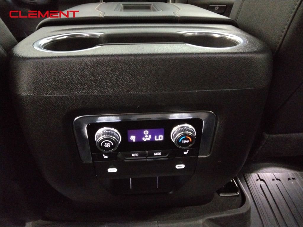 Used 2024 GMC Yukon AT4 image 34