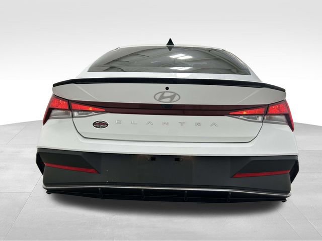 Used 2025 Hyundai Elantra Sport FWD image 3