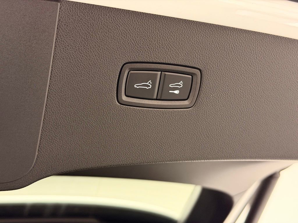 Used 2024 Porsche Cayenne Coupe image 37