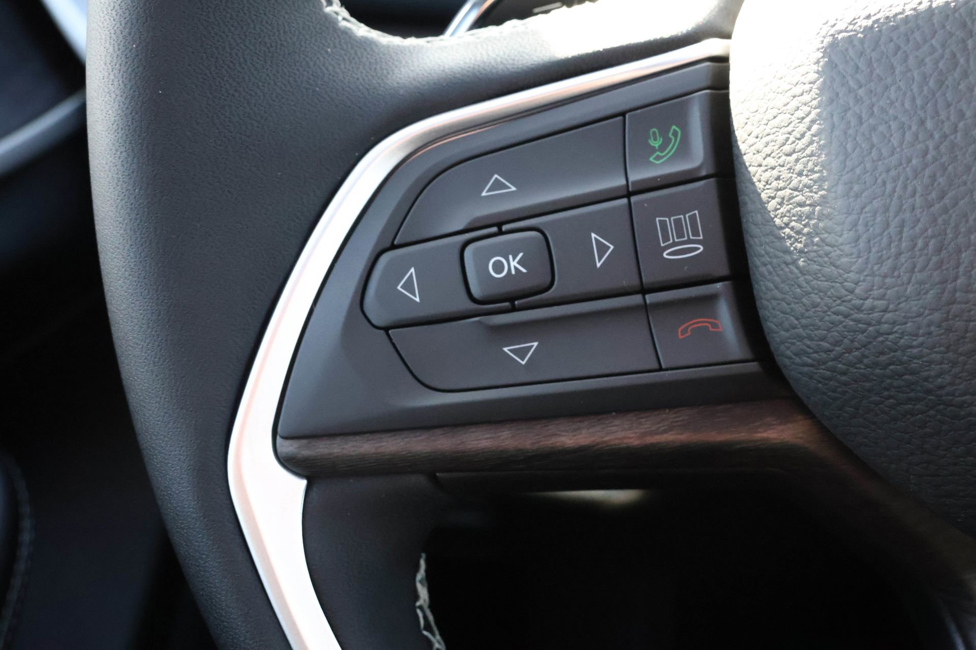 New 2025 Jeep Grand Cherokee Limited image 26