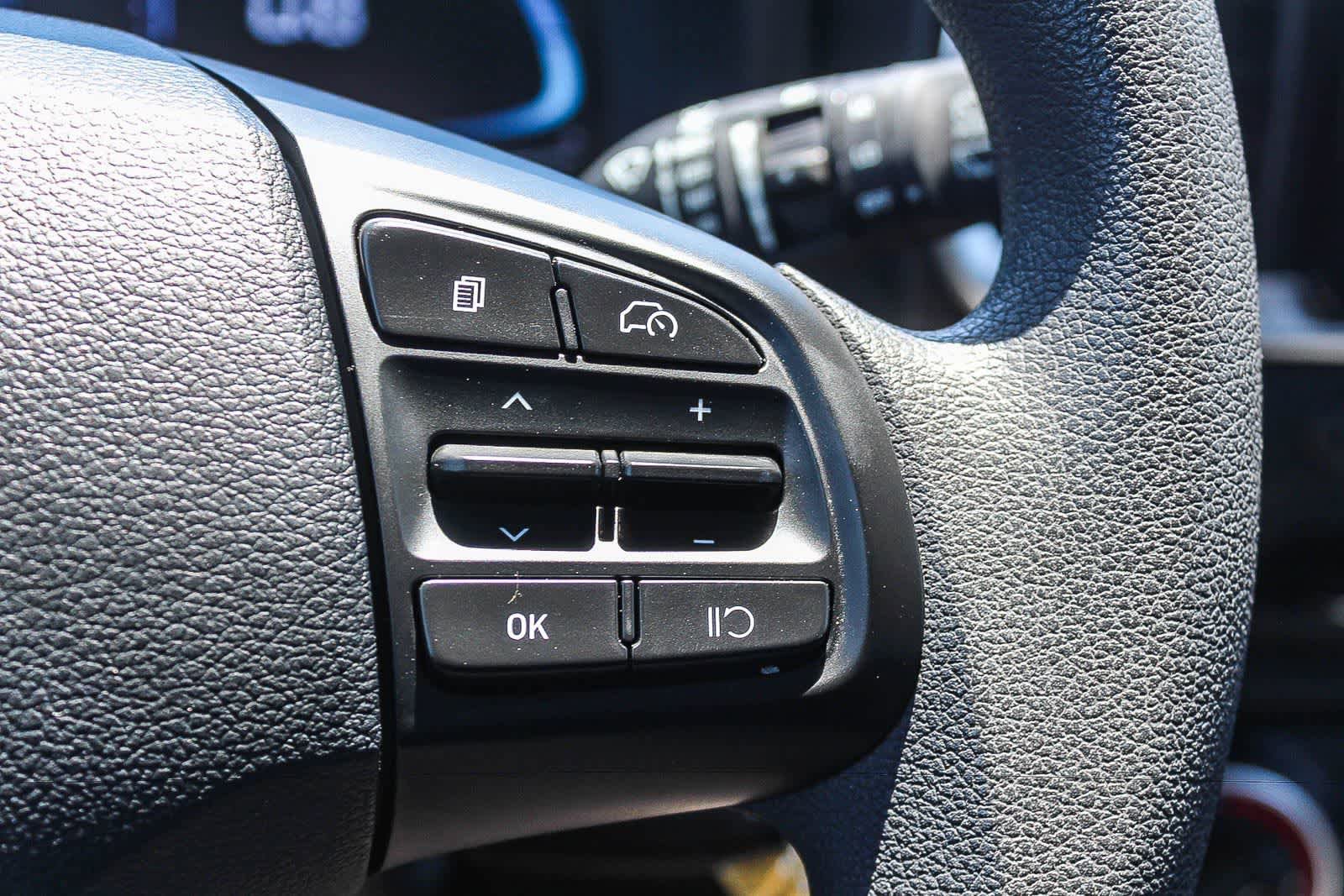 Certified 2024 Hyundai Venue SE FWD image 32