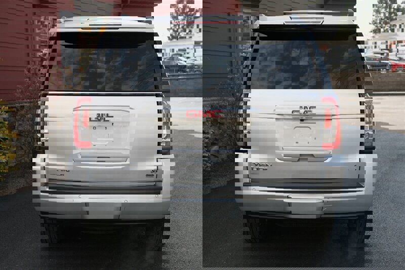 Used 2020 GMC Yukon SLT image 6