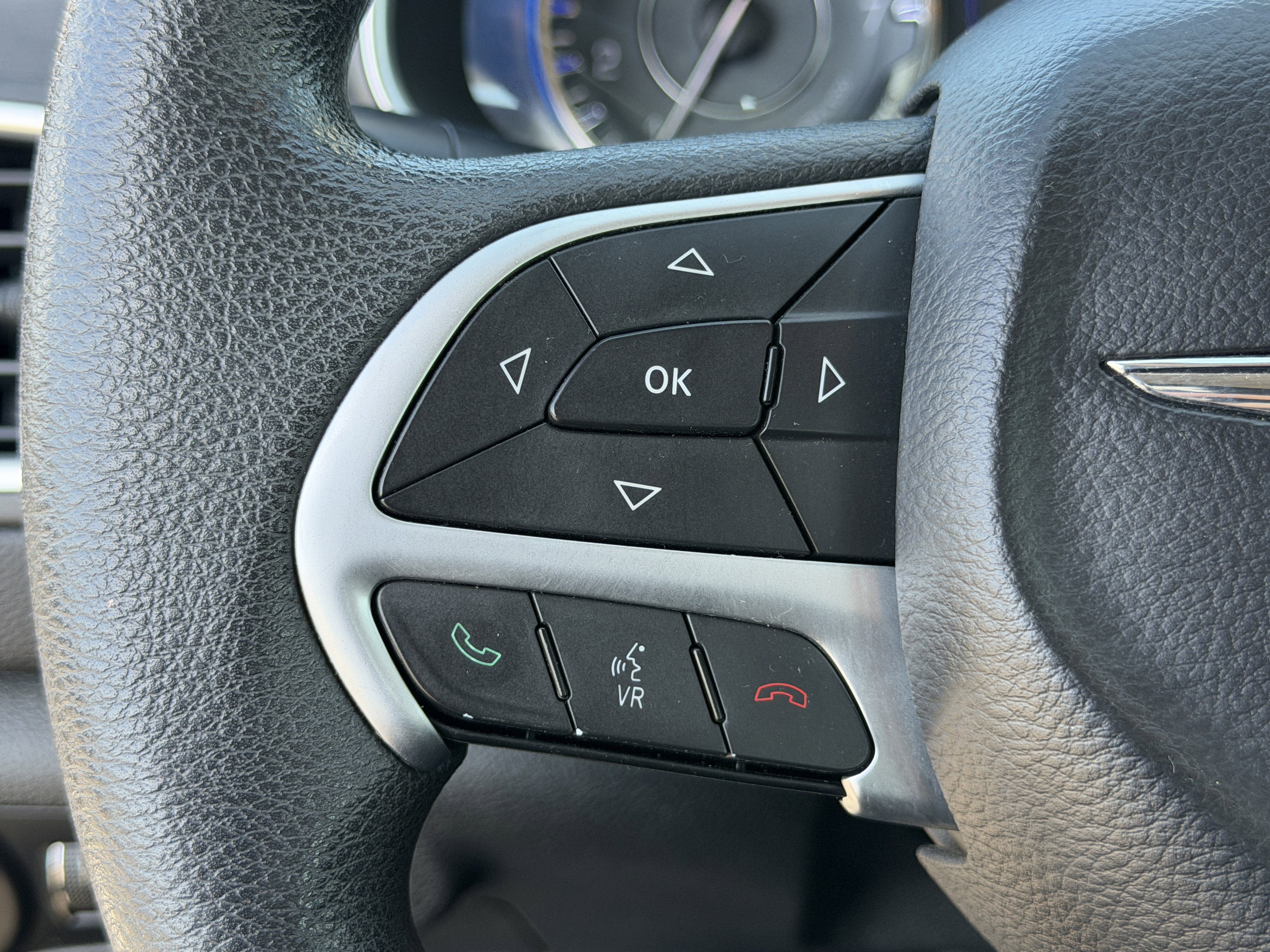 Used 2015 Chrysler 200 Limited FWD image 18