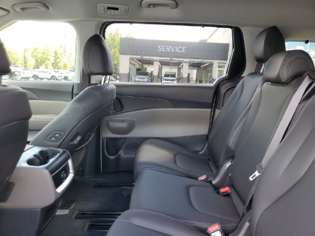 New 2027 Kia Carnival EX FWD image 15