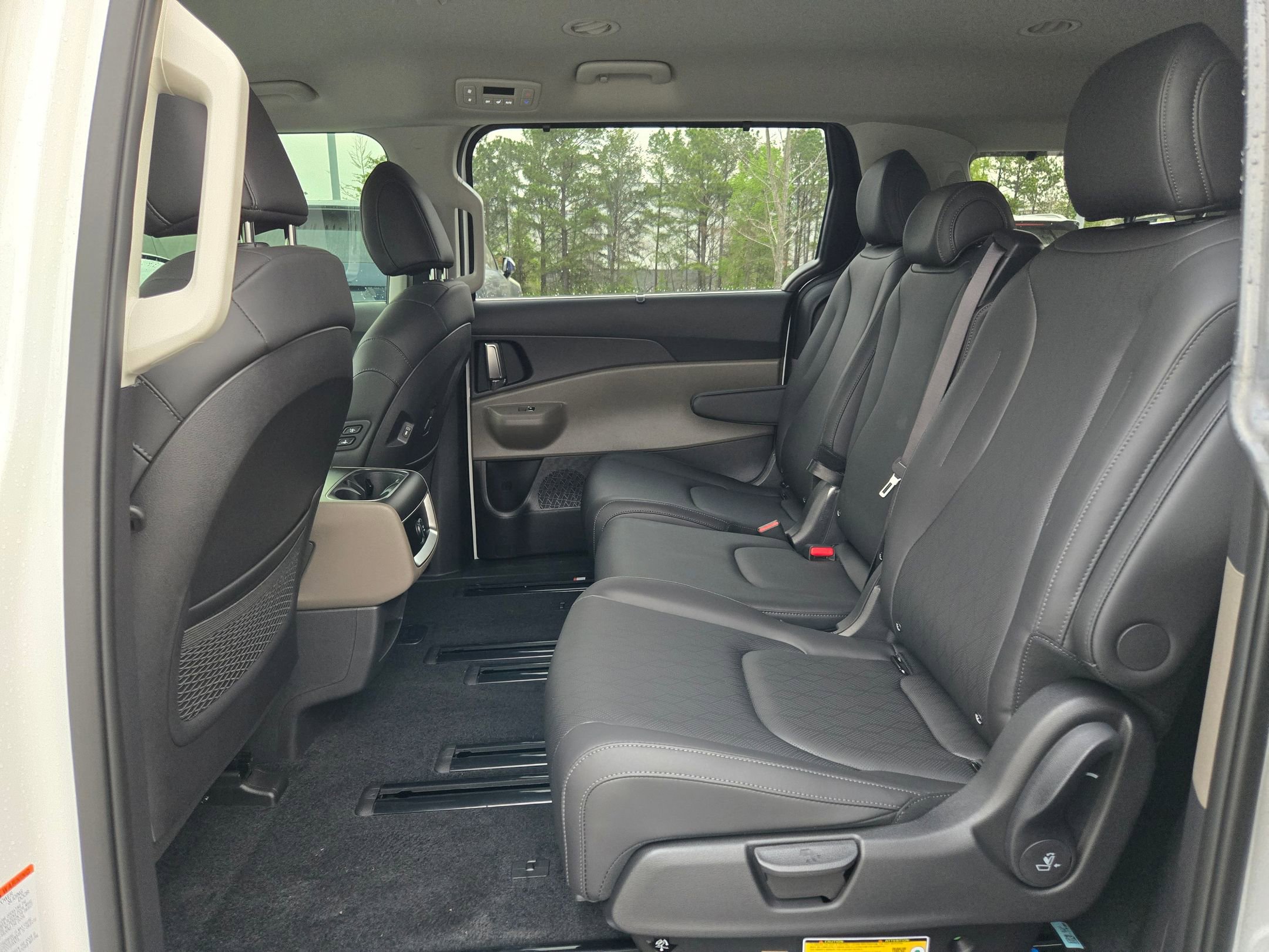 New 2026 Kia Carnival EX FWD image 36