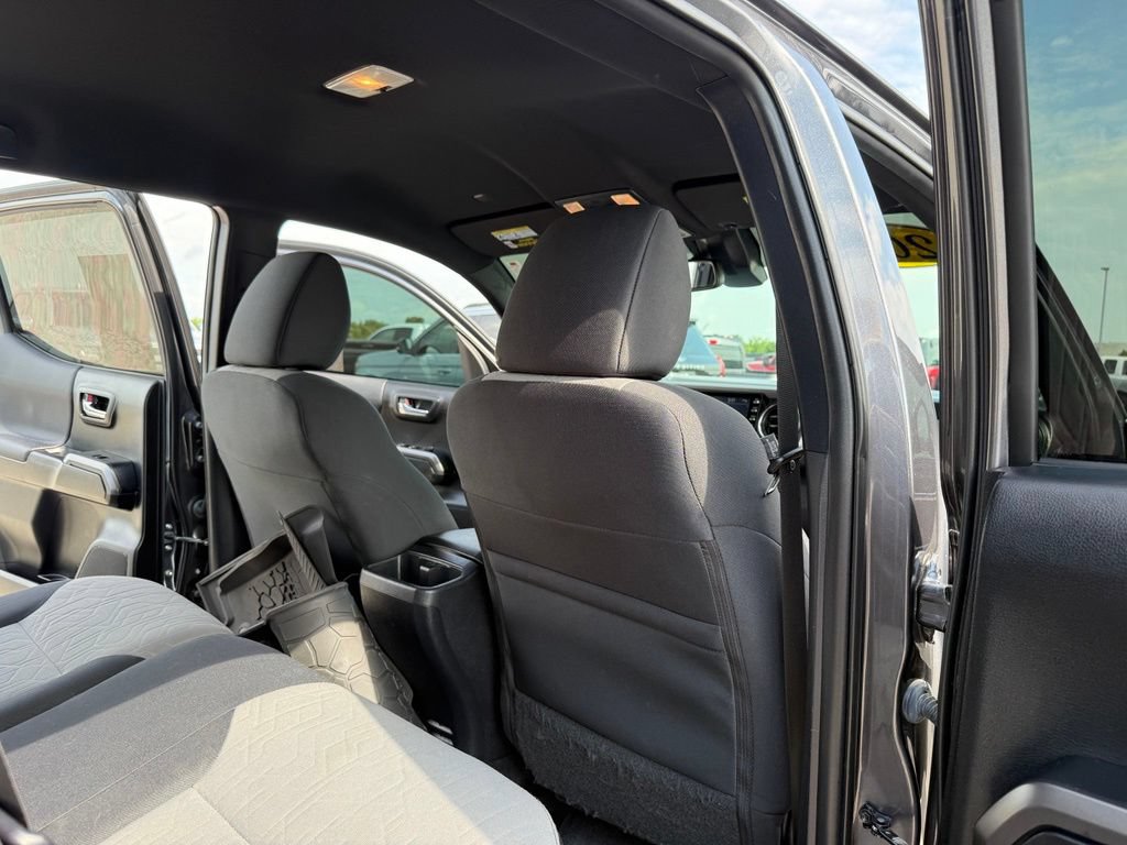 Used 2021 Toyota Tacoma TRD Off-Road AWD/4WD image 19