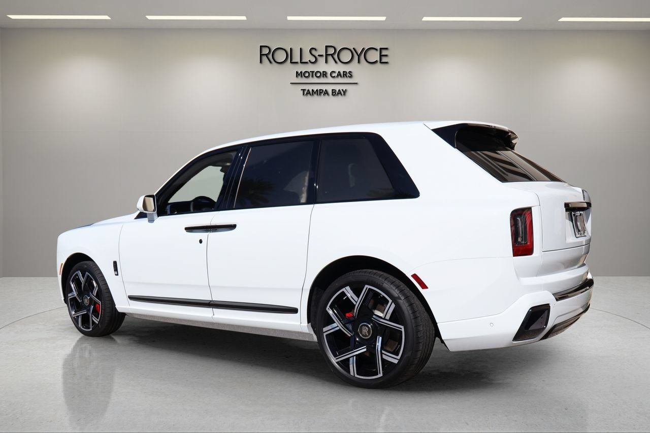 New 2027 Rolls-Royce Cullinan Black Badge AWD/4WD image 10
