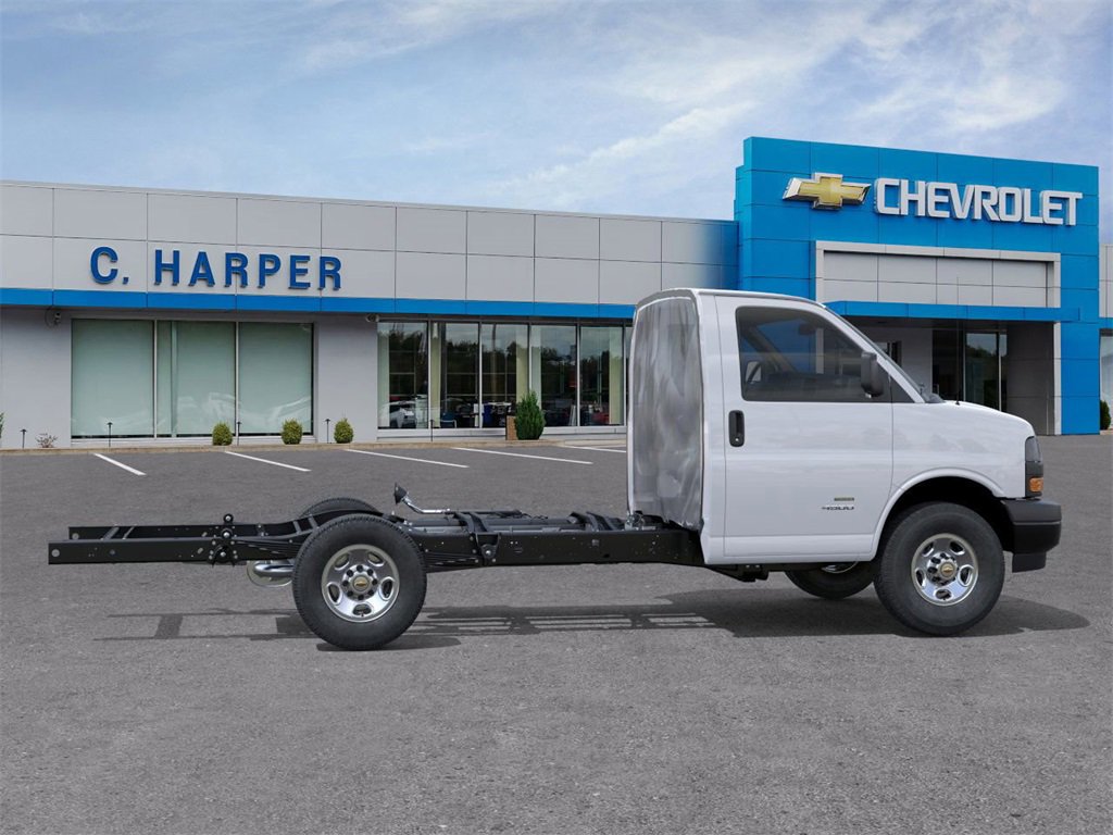 New 2026 Chevrolet Express 3500 w/ Power Convenience Package image 5