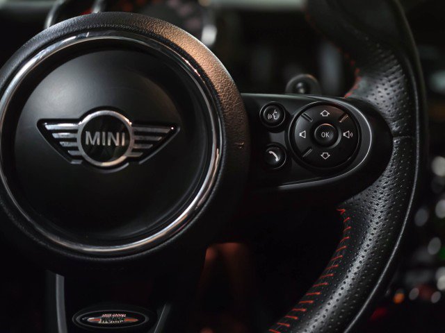 Used 2019 MINI Cooper S w/ Signature Upholstery Package FWD image 19
