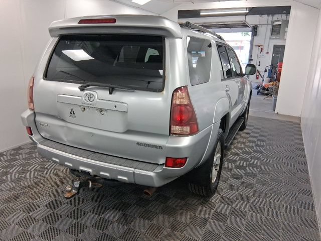 Used 2005 Toyota 4Runner SR5 AWD/4WD image 6