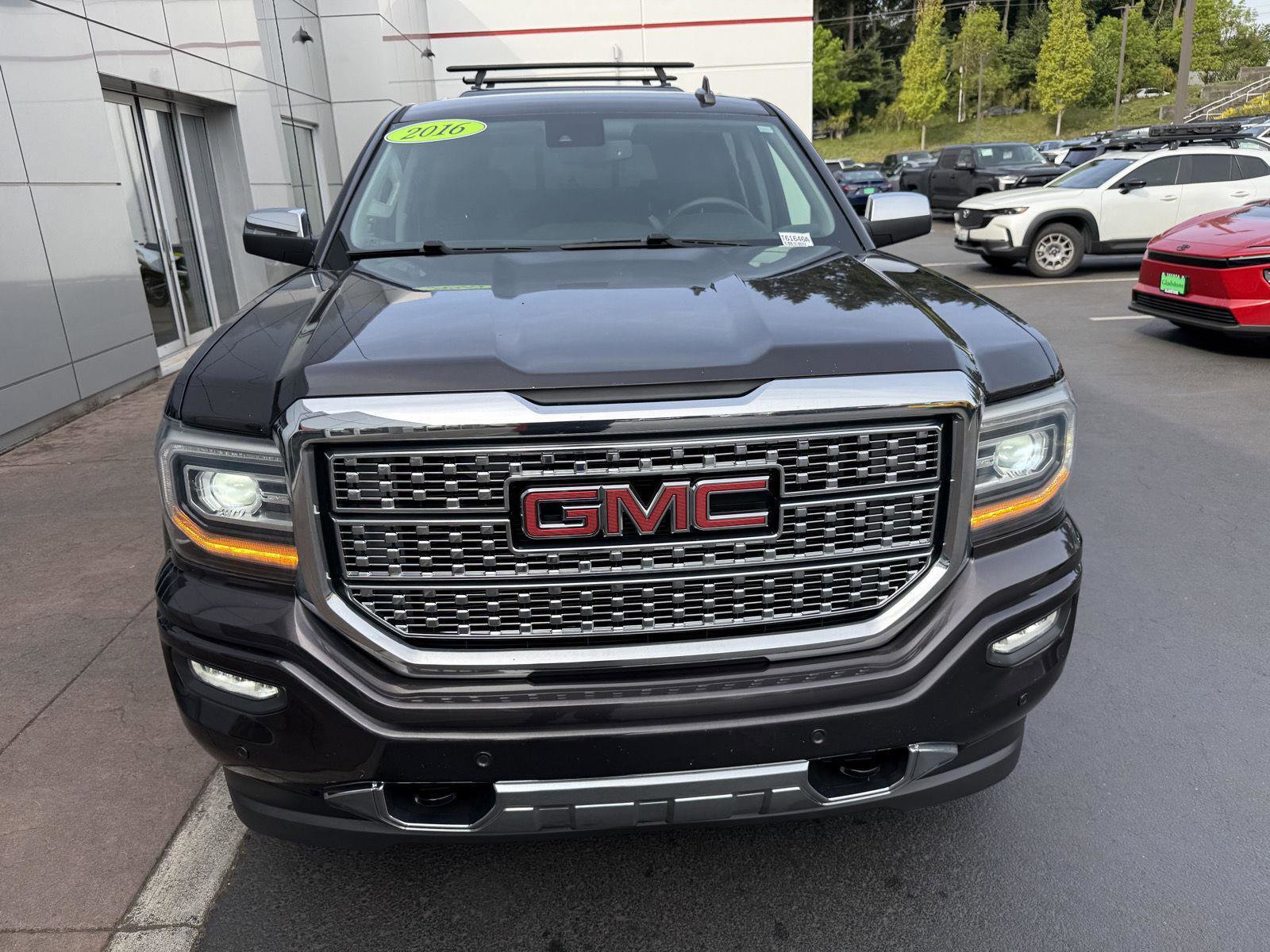 Used 2016 GMC Sierra 1500 Denali w/ Enhanced Driver Alert Package AWD/4WD image 8